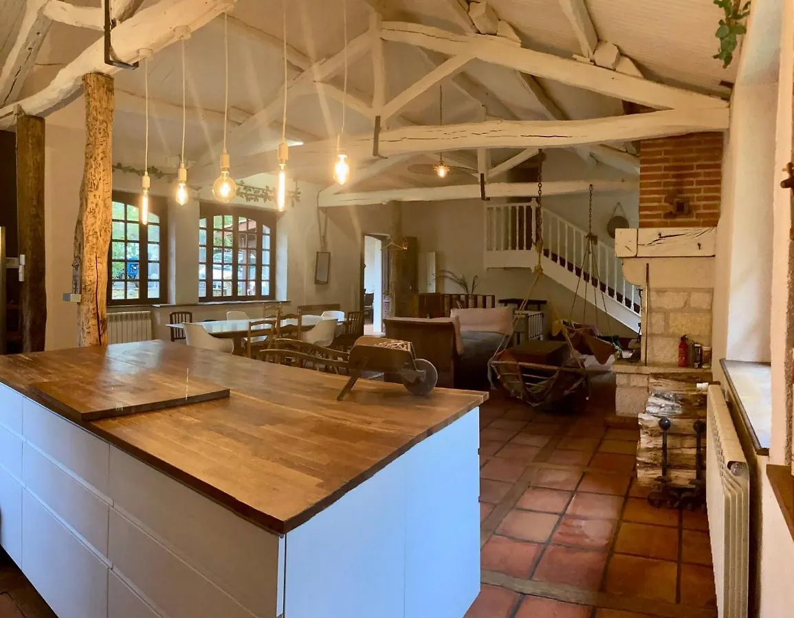 Domaine Du Moulin Bed & Breakfast Mouzieys-Teulet France