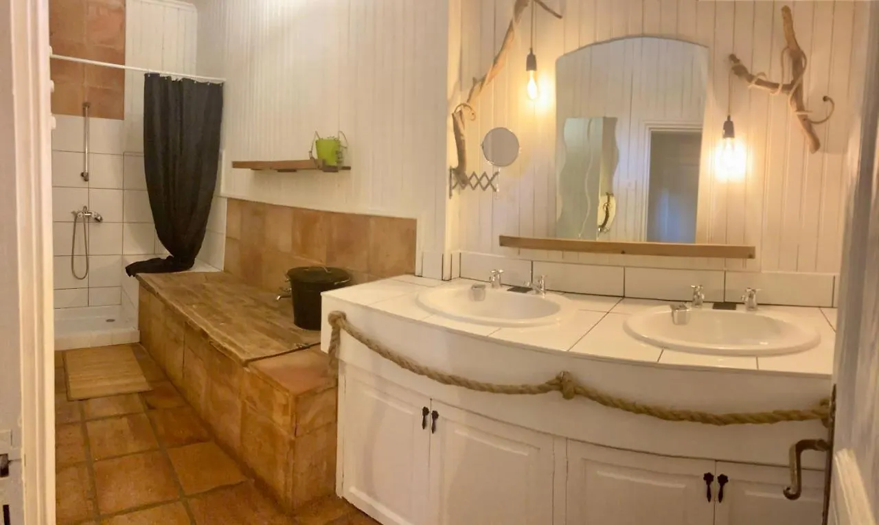 Domaine Du Moulin Bed & Breakfast Mouzieys-Teulet 0*,  France